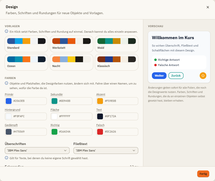 Das Fenster Design mit den Vorlagen Standard, Werkstatt, Wald, Ozean, Nacht und Klassisch, den neun Farben, Schriften und einer Live-Vorschau